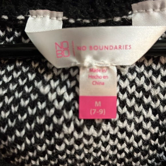 Smiling Skulls Sleeveless Sweater Kids M 7-9 - Picture 3 of 4